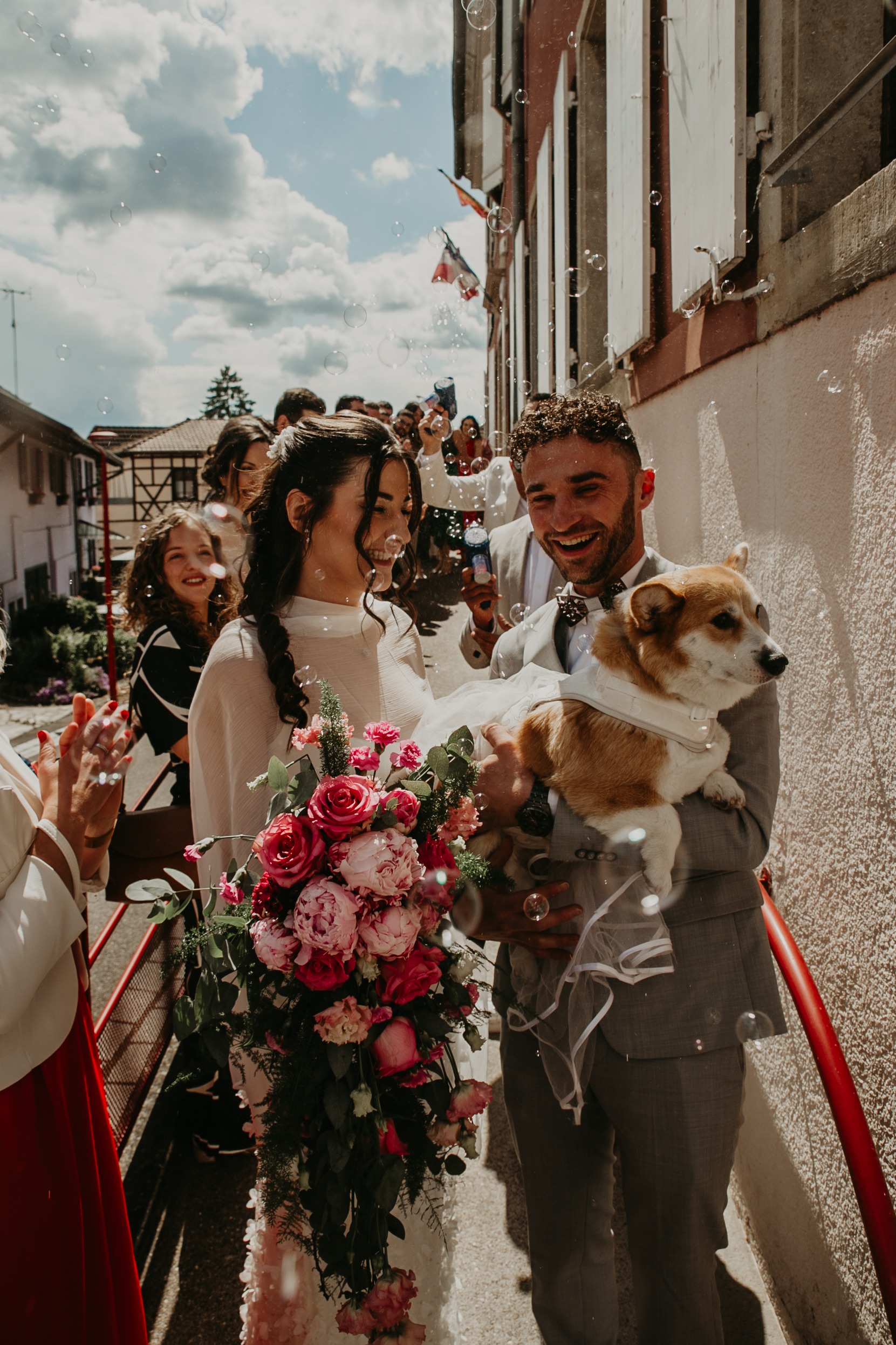 Mariage L&F et leur Corgi